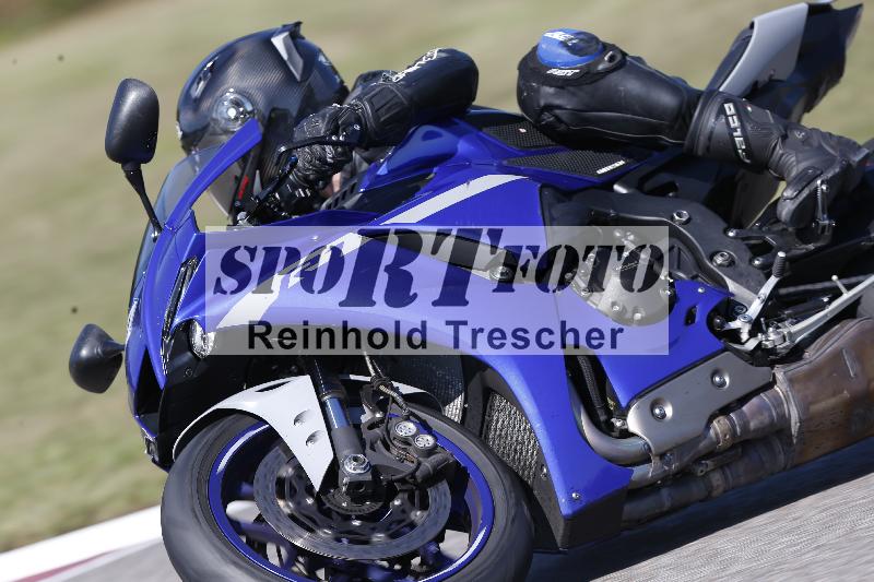 /Archiv-2025/49 26.08.2025 Cornu Master School ADR/blau-bleu/0-5